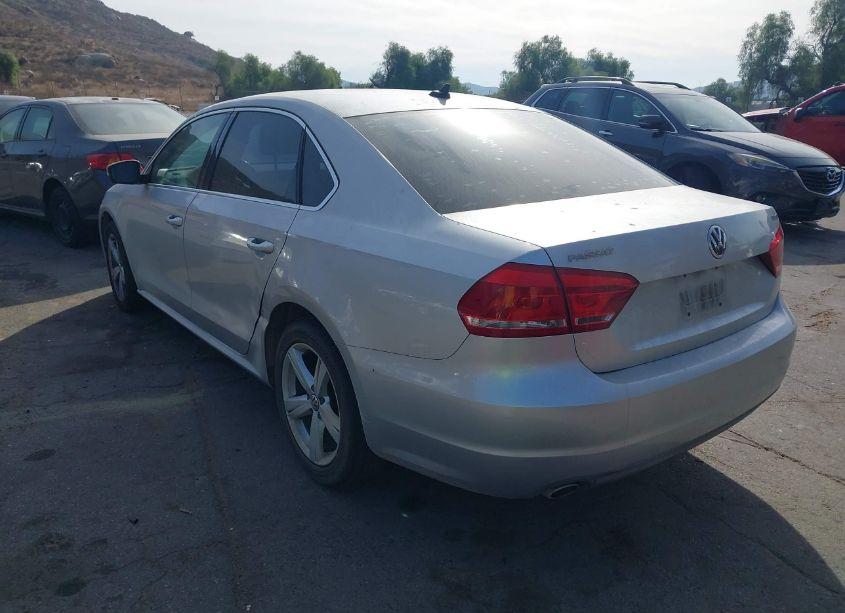 Photo 3 of 2013 Volkswagen Passat 2.0L TDI SE (VIN 1VWBN7A32DC070502)