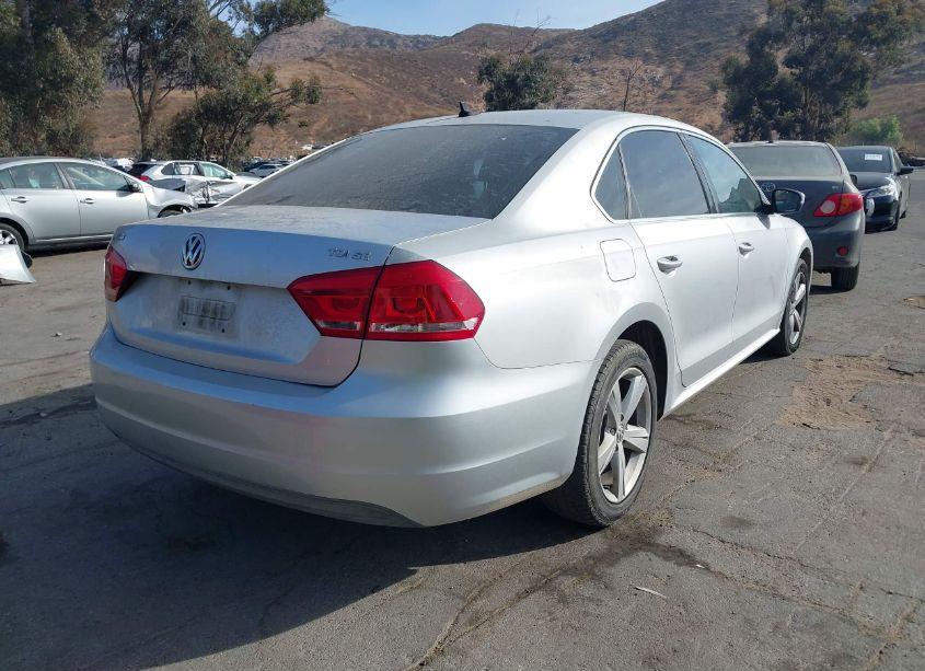 Photo 4 of 2013 Volkswagen Passat 2.0L TDI SE (VIN 1VWBN7A32DC070502)