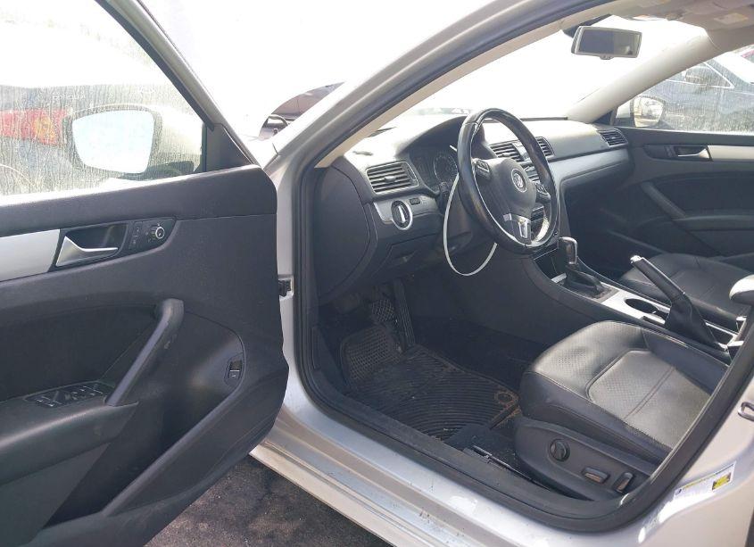Photo 5 of 2013 Volkswagen Passat 2.0L TDI SE (VIN 1VWBN7A32DC070502)