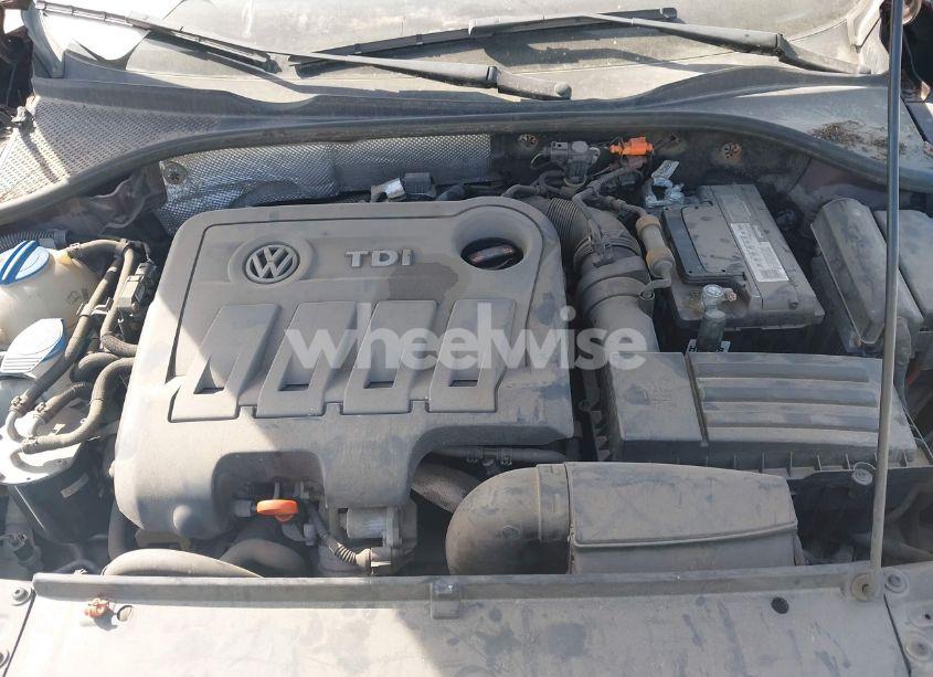Photo 10 of 2013 Volkswagen Passat 2.0L TDI SE (VIN 1VWBN7A32DC096629)