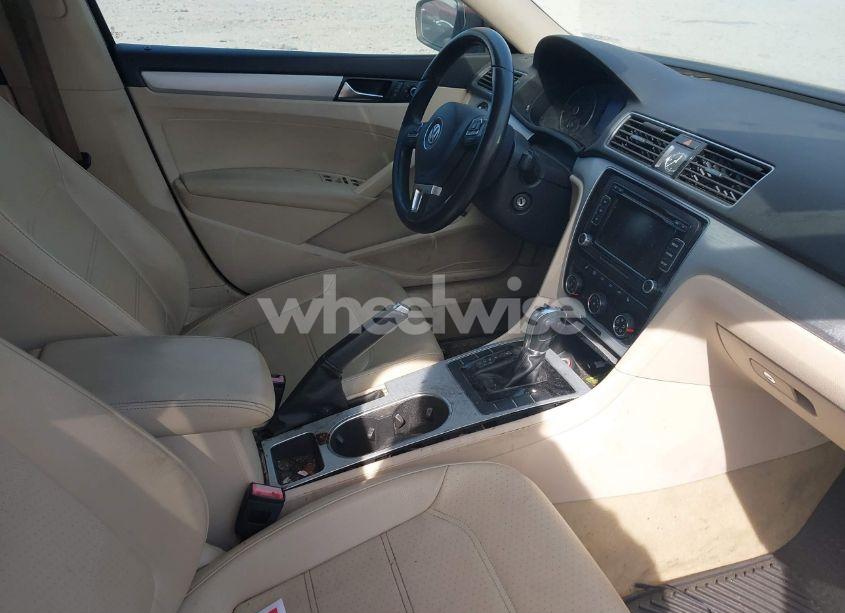 Photo 5 of 2013 Volkswagen Passat 2.0L TDI SE (VIN 1VWBN7A32DC096629)
