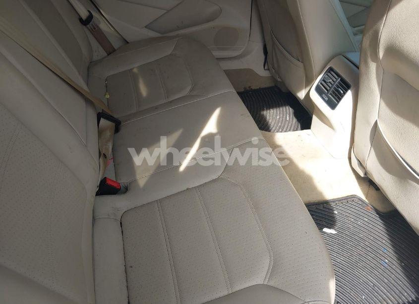 Photo 8 of 2013 Volkswagen Passat 2.0L TDI SE (VIN 1VWBN7A32DC096629)