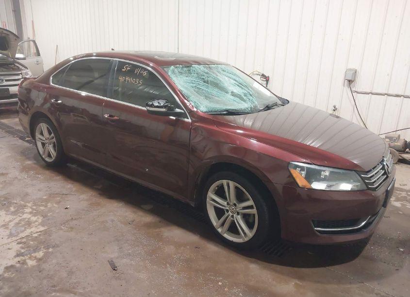 2014 Volkswagen Passat 2.0L TDI SE (VIN 1VWBN7A32EC039901) main photo