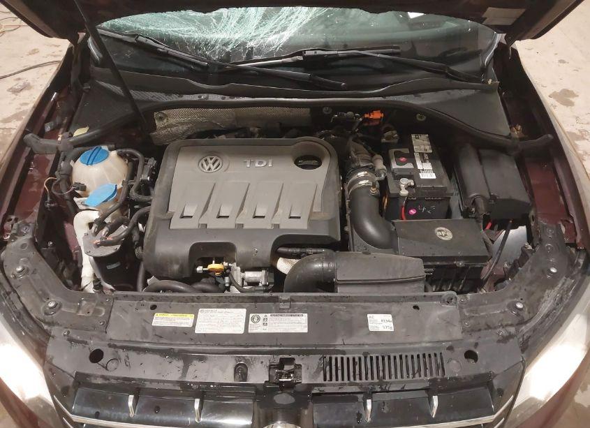 Photo 10 of 2014 Volkswagen Passat 2.0L TDI SE (VIN 1VWBN7A32EC039901)