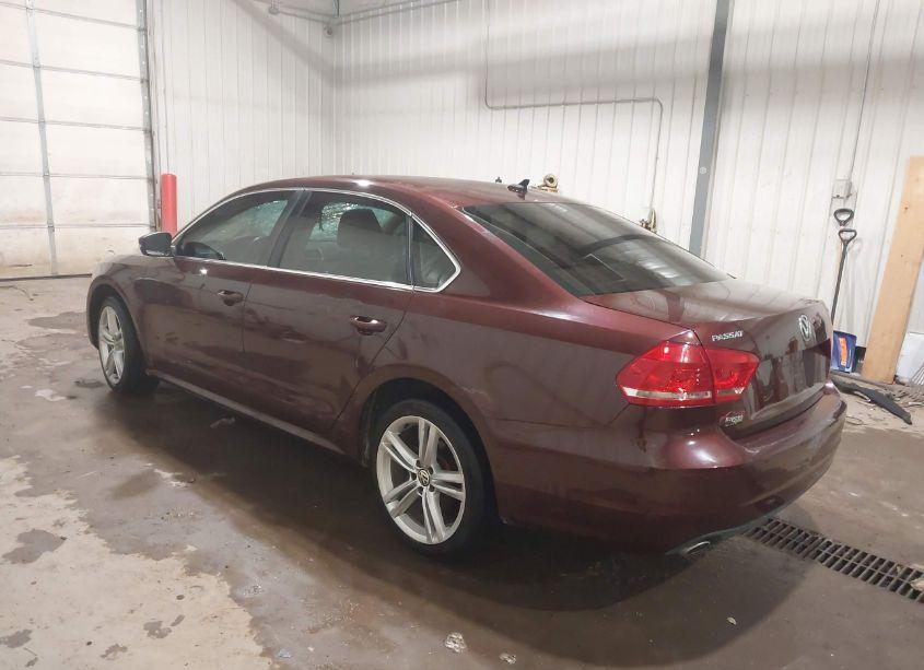 Photo 3 of 2014 Volkswagen Passat 2.0L TDI SE (VIN 1VWBN7A32EC039901)