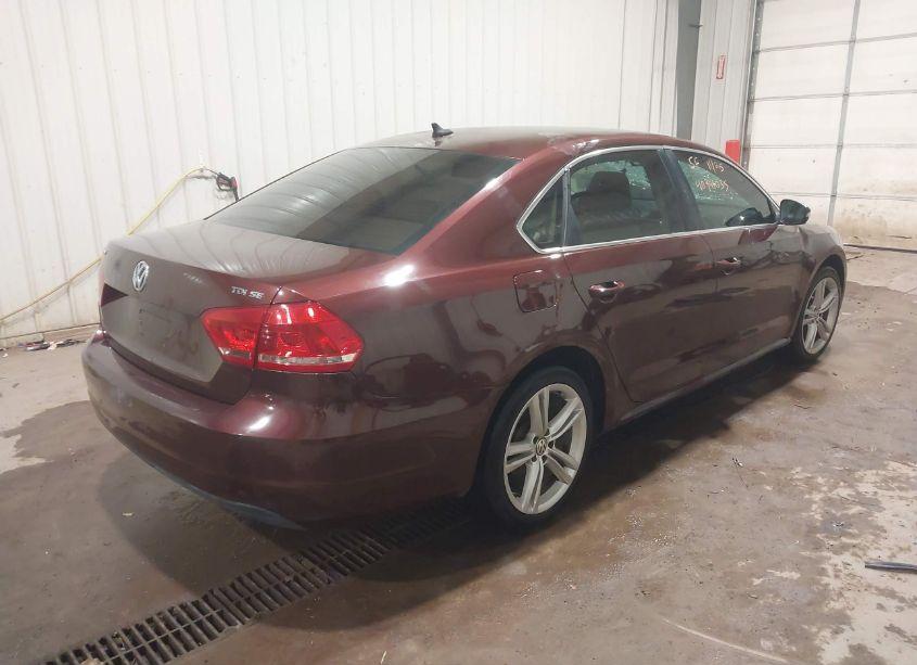 Photo 4 of 2014 Volkswagen Passat 2.0L TDI SE (VIN 1VWBN7A32EC039901)