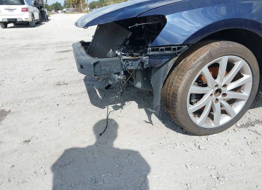 Photo 13 of 2014 Volkswagen Passat 2.0L TDI SE (VIN 1VWBN7A32EC045780)