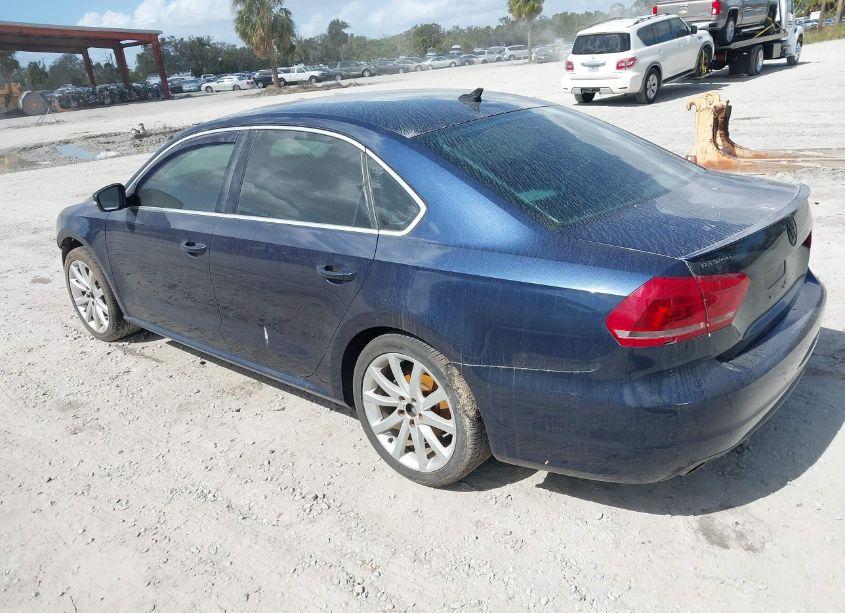 Photo 3 of 2014 Volkswagen Passat 2.0L TDI SE (VIN 1VWBN7A32EC045780)