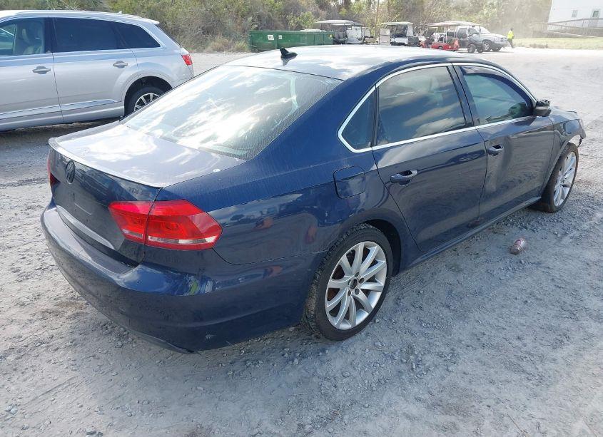 Photo 4 of 2014 Volkswagen Passat 2.0L TDI SE (VIN 1VWBN7A32EC045780)
