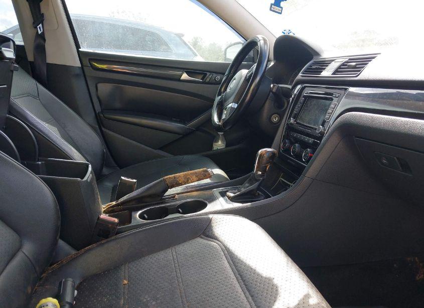 Photo 5 of 2014 Volkswagen Passat 2.0L TDI SE (VIN 1VWBN7A32EC045780)