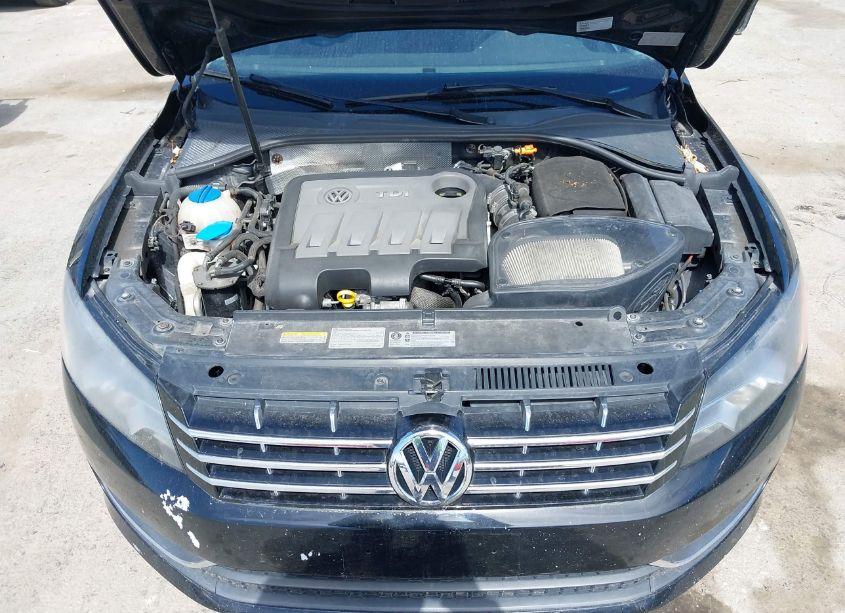 Photo 10 of 2014 Volkswagen Passat 2.0L TDI SE (VIN 1VWBN7A32EC104942)