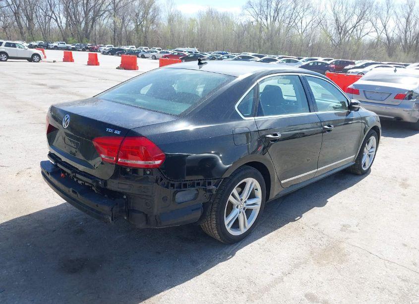 Photo 4 of 2014 Volkswagen Passat 2.0L TDI SE (VIN 1VWBN7A32EC104942)