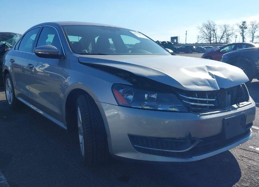 2012 Volkswagen Passat 2.0L TDI SE (VIN 1VWBN7A33CC009996) main photo