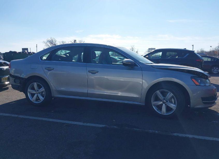 Photo 13 of 2012 Volkswagen Passat 2.0L TDI SE (VIN 1VWBN7A33CC009996)