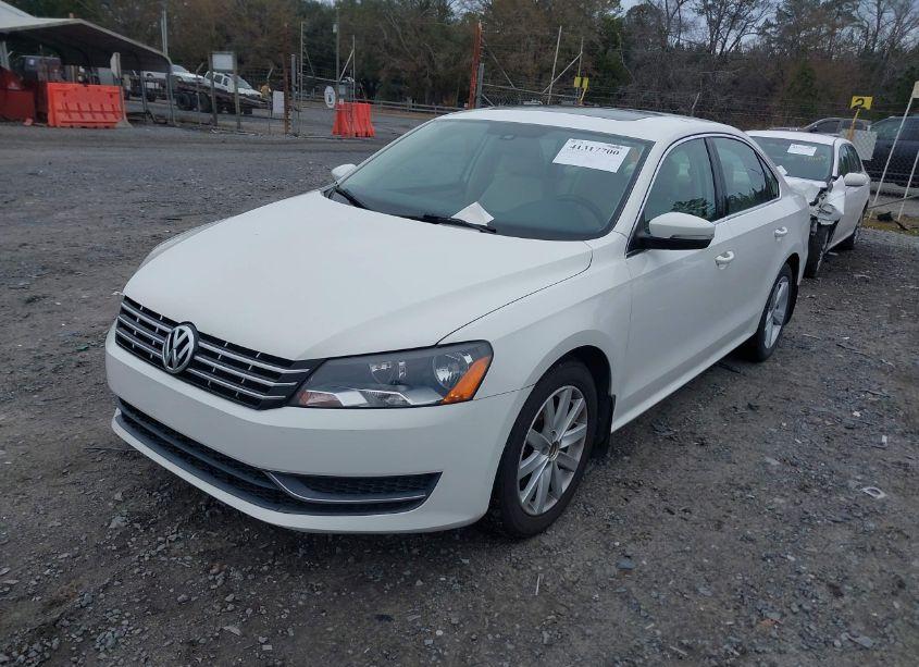 Photo 2 of 2013 Volkswagen Passat 2.0L TDI SE (VIN 1VWBN7A33DC141142)
