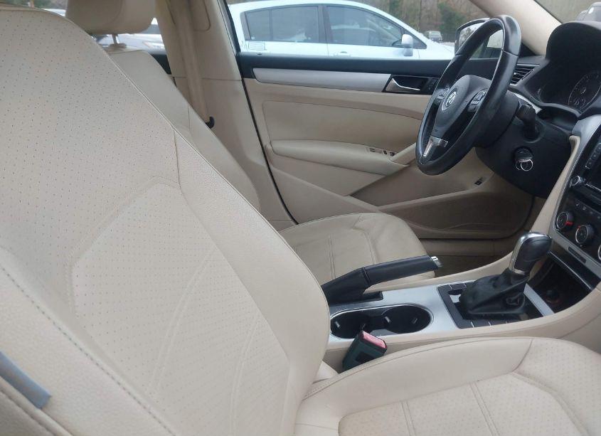 Photo 5 of 2013 Volkswagen Passat 2.0L TDI SE (VIN 1VWBN7A33DC141142)