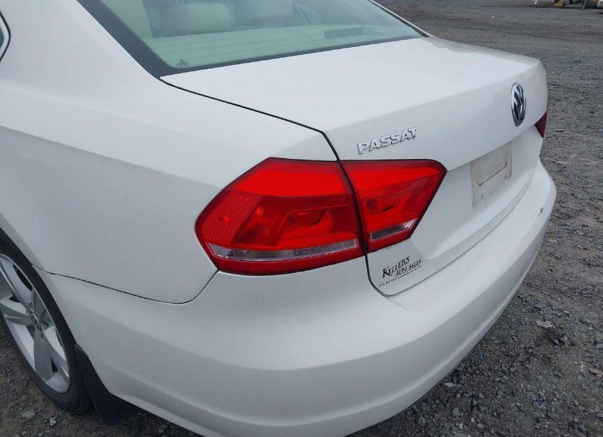 Photo 6 of 2013 Volkswagen Passat 2.0L TDI SE (VIN 1VWBN7A33DC141142)