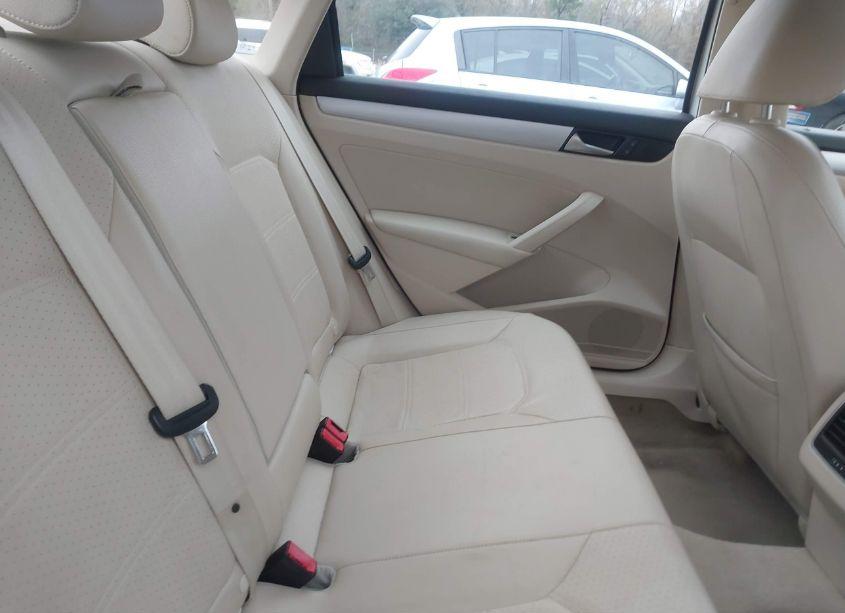 Photo 8 of 2013 Volkswagen Passat 2.0L TDI SE (VIN 1VWBN7A33DC141142)