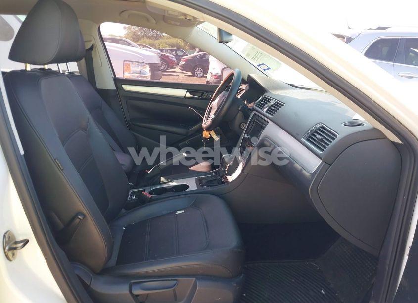 Photo 5 of 2013 Volkswagen Passat 2.0L TDI SE (VIN 1VWBN7A33DC147622)