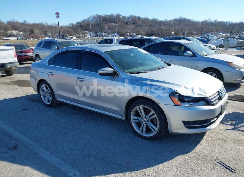 2014 Volkswagen Passat 2.0L TDI SE (VIN 1VWBN7A33EC008950) main photo