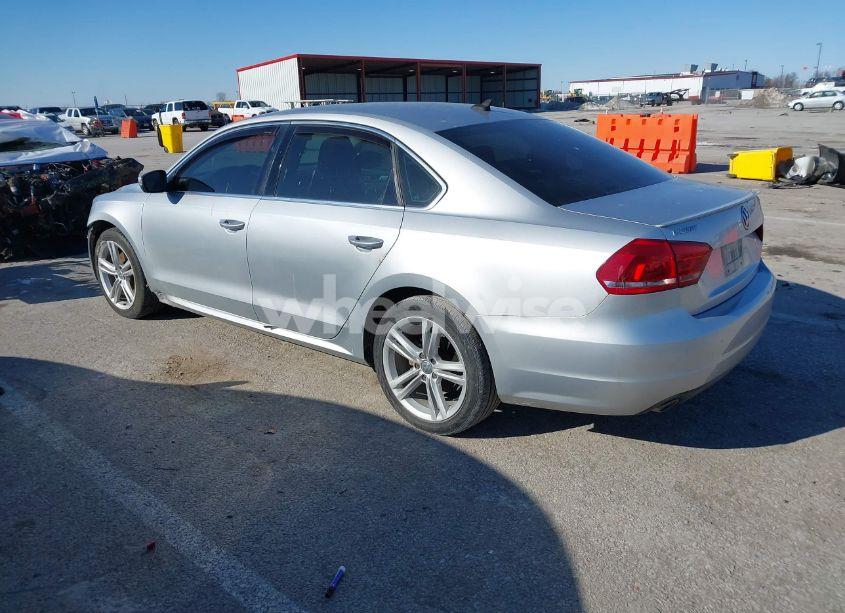 Photo 3 of 2014 Volkswagen Passat 2.0L TDI SE (VIN 1VWBN7A33EC008950)
