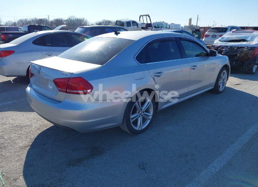 Photo 4 of 2014 Volkswagen Passat 2.0L TDI SE (VIN 1VWBN7A33EC008950)