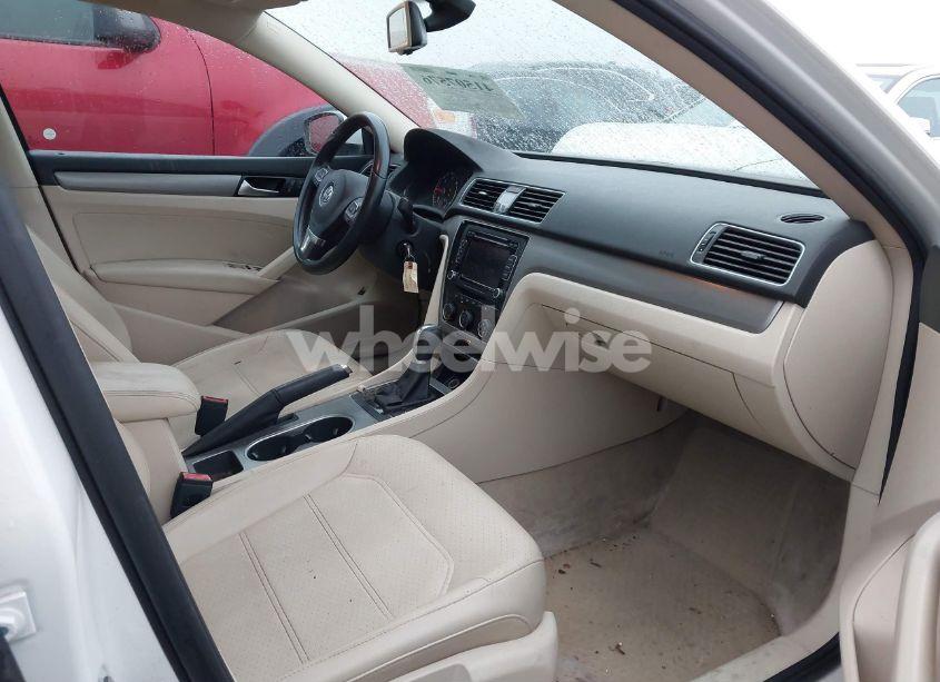 Photo 5 of 2014 Volkswagen Passat 2.0L TDI SE (VIN 1VWBN7A33EC065651)