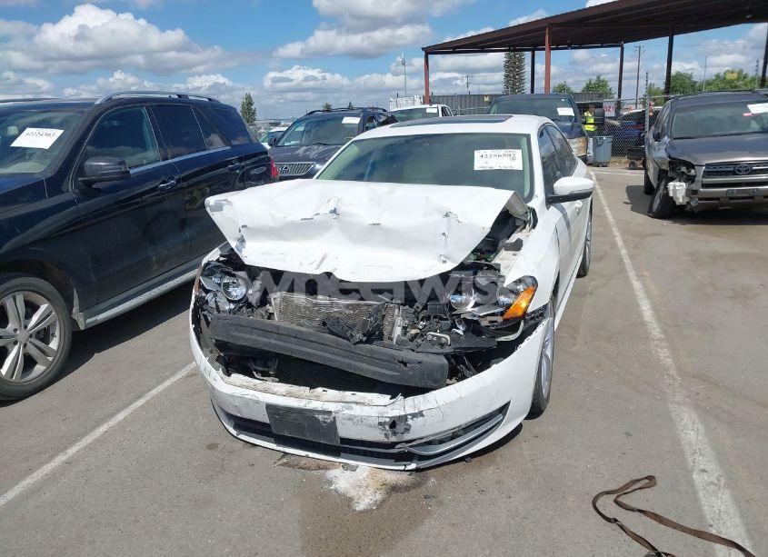 Photo 12 of 2014 Volkswagen Passat 2.0L TDI SE (VIN 1VWBN7A33EC066296)