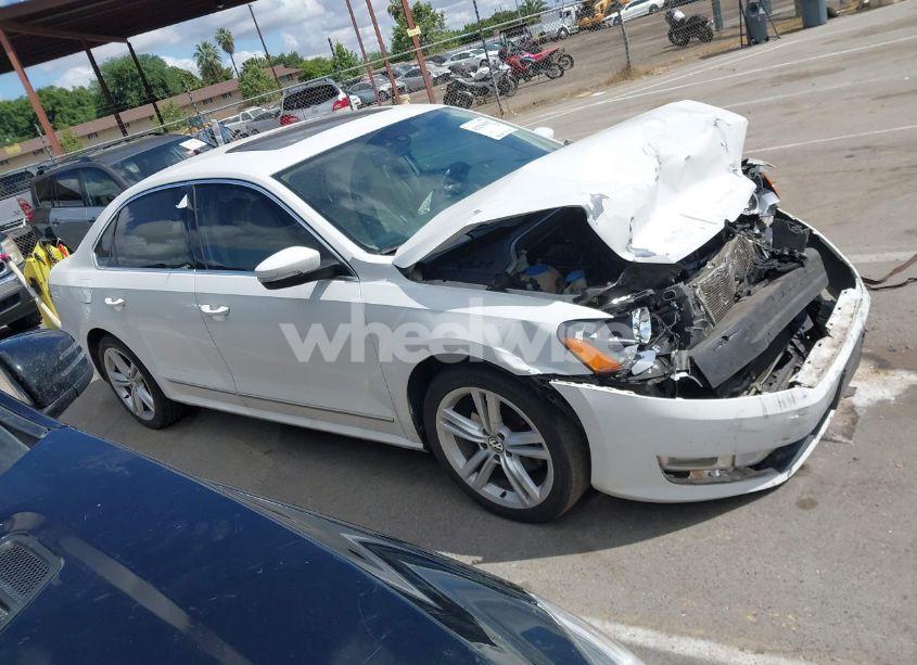 Photo 13 of 2014 Volkswagen Passat 2.0L TDI SE (VIN 1VWBN7A33EC066296)