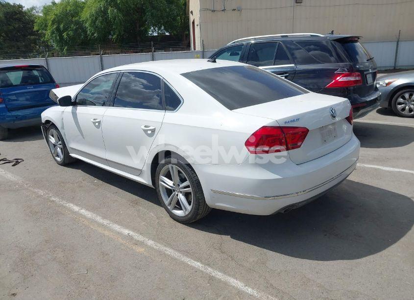 Photo 3 of 2014 Volkswagen Passat 2.0L TDI SE (VIN 1VWBN7A33EC066296)