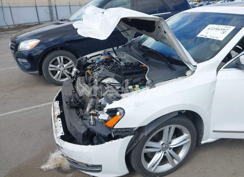 Photo 6 of 2014 Volkswagen Passat 2.0L TDI SE (VIN 1VWBN7A33EC066296)