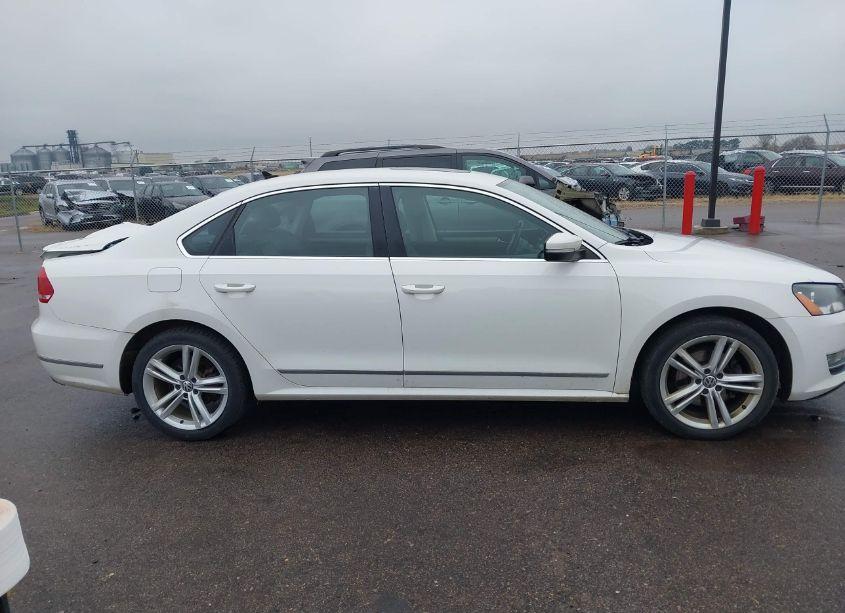 Photo 13 of 2014 Volkswagen Passat 2.0L TDI SE (VIN 1VWBN7A33EC106134)