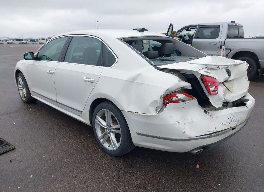 Photo 3 of 2014 Volkswagen Passat 2.0L TDI SE (VIN 1VWBN7A33EC106134)