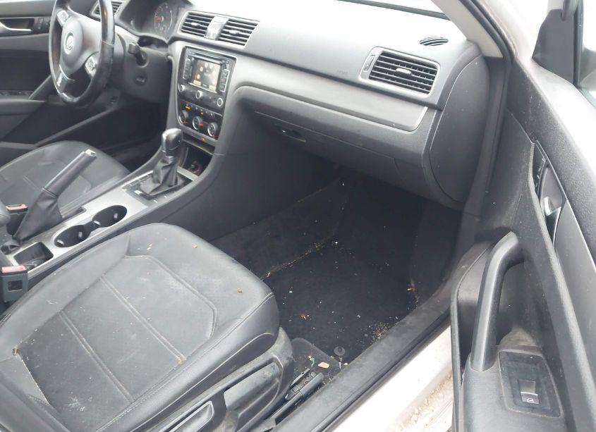 Photo 5 of 2014 Volkswagen Passat 2.0L TDI SE (VIN 1VWBN7A33EC106134)