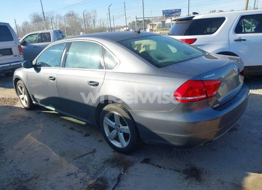 Photo 3 of 2012 Volkswagen Passat 2.0L TDI SE (VIN 1VWBN7A34CC058432)