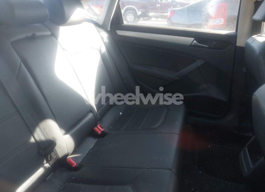 Photo 8 of 2012 Volkswagen Passat 2.0L TDI SE (VIN 1VWBN7A34CC058432)
