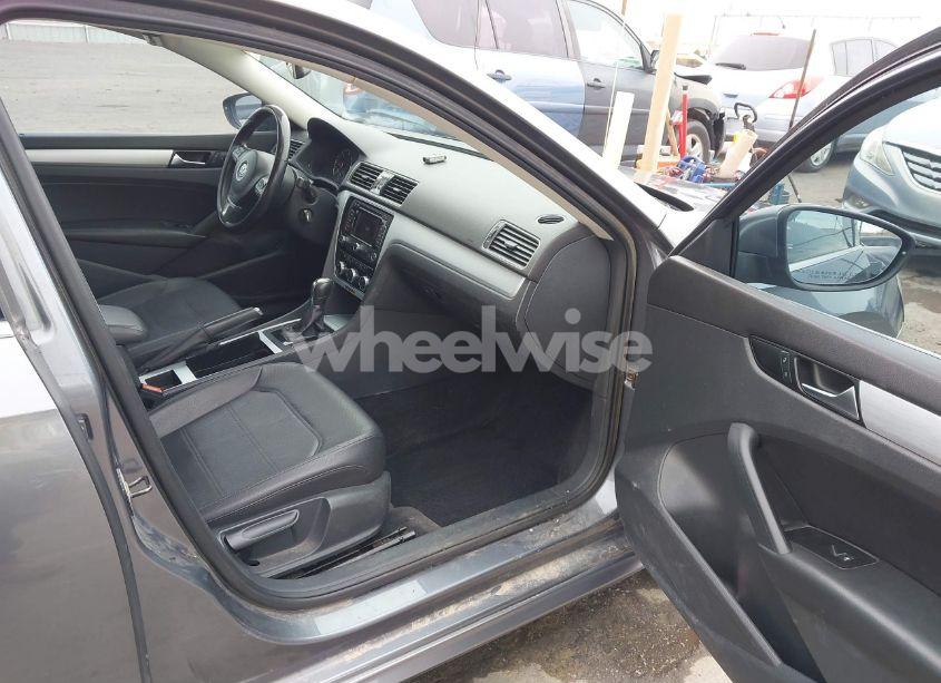 Photo 5 of 2012 Volkswagen Passat 2.0L TDI SE (VIN 1VWBN7A34CC066482)
