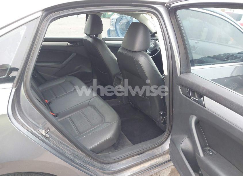 Photo 8 of 2012 Volkswagen Passat 2.0L TDI SE (VIN 1VWBN7A34CC066482)