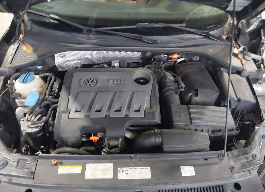 Photo 10 of 2013 Volkswagen Passat 2.0L TDI SE (VIN 1VWBN7A34DC063745)