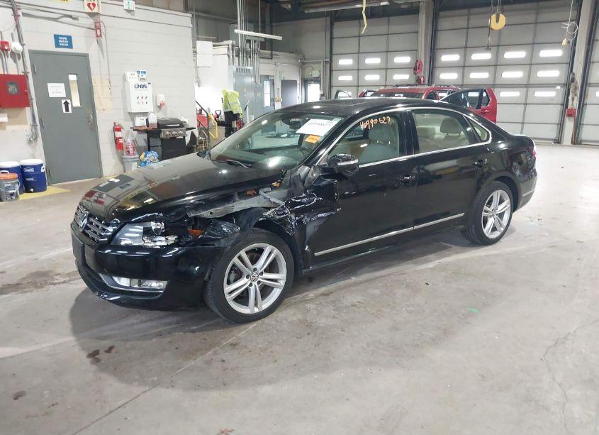 Photo 2 of 2013 Volkswagen Passat 2.0L TDI SE (VIN 1VWBN7A34DC063745)