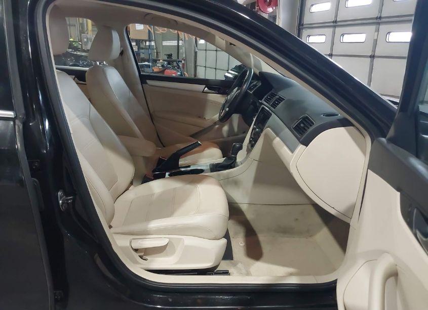 Photo 5 of 2013 Volkswagen Passat 2.0L TDI SE (VIN 1VWBN7A34DC063745)