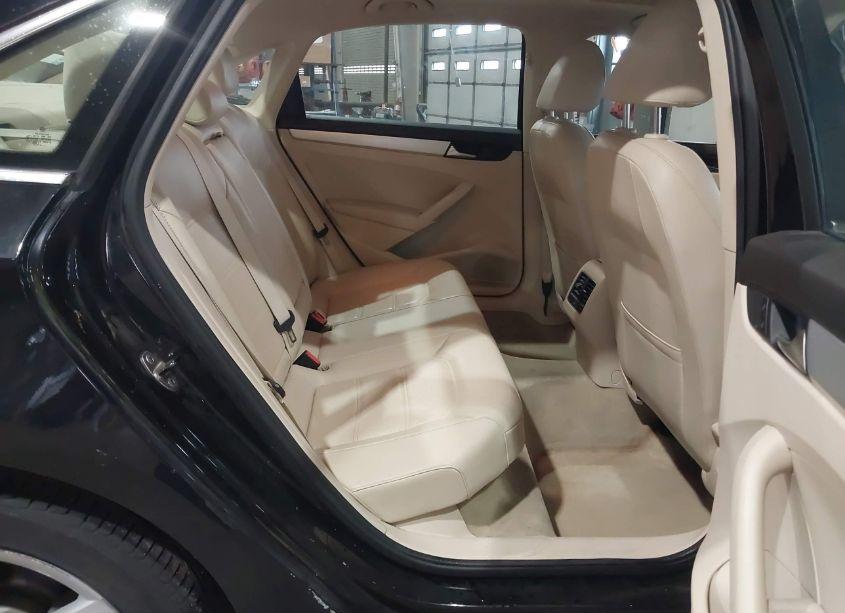 Photo 8 of 2013 Volkswagen Passat 2.0L TDI SE (VIN 1VWBN7A34DC063745)