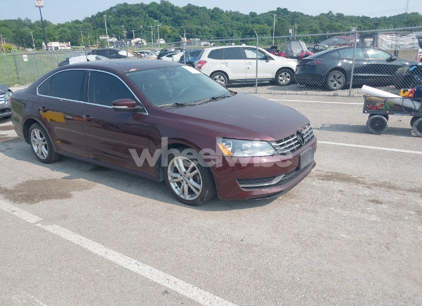2014 Volkswagen Passat 2.0L TDI SE (VIN 1VWBN7A34EC021285) main photo