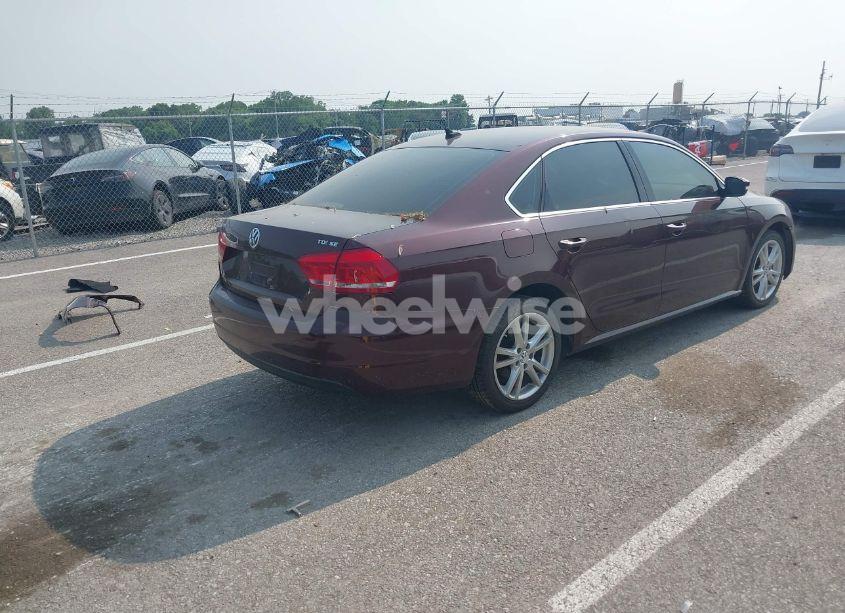 Photo 4 of 2014 Volkswagen Passat 2.0L TDI SE (VIN 1VWBN7A34EC021285)