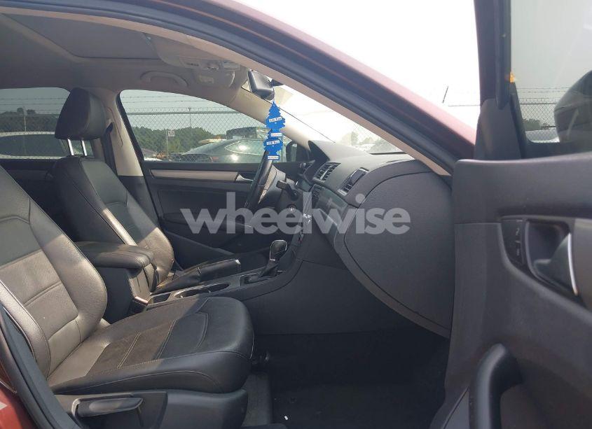 Photo 5 of 2014 Volkswagen Passat 2.0L TDI SE (VIN 1VWBN7A34EC021285)