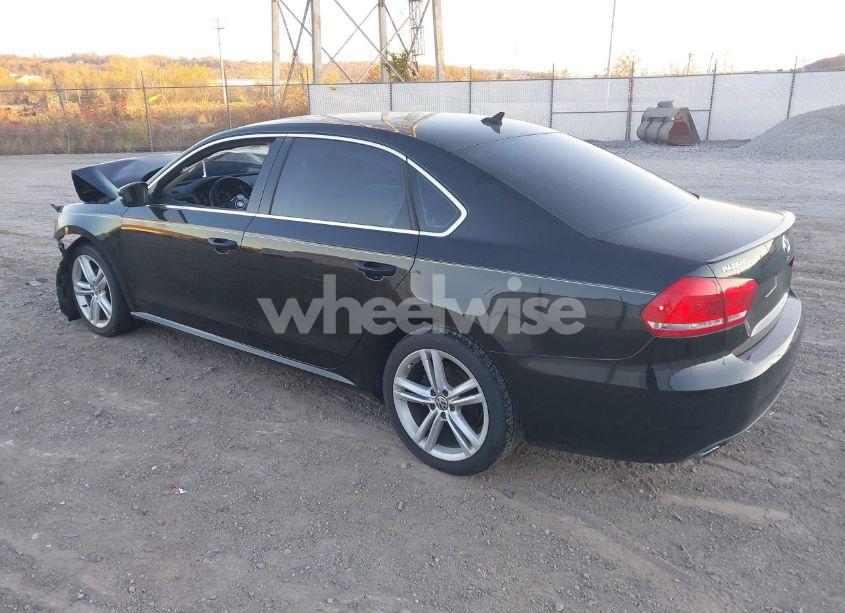 Photo 3 of 2014 Volkswagen Passat 2.0L TDI SE (VIN 1VWBN7A34EC036711)