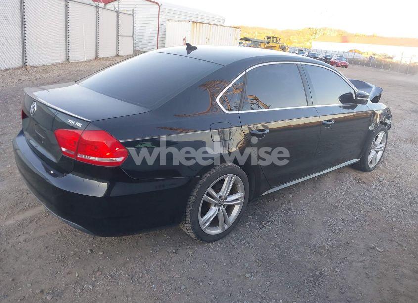 Photo 4 of 2014 Volkswagen Passat 2.0L TDI SE (VIN 1VWBN7A34EC036711)