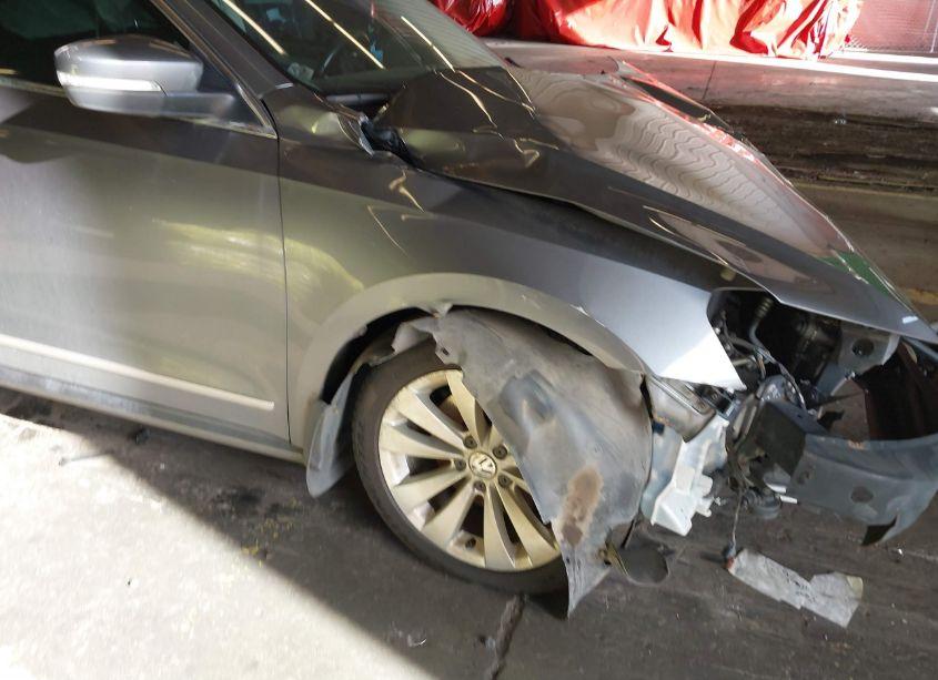 Photo 12 of 2014 Volkswagen Passat 2.0L TDI SE (VIN 1VWBN7A34EC047384)