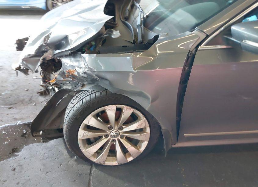 Photo 16 of 2014 Volkswagen Passat 2.0L TDI SE (VIN 1VWBN7A34EC047384)