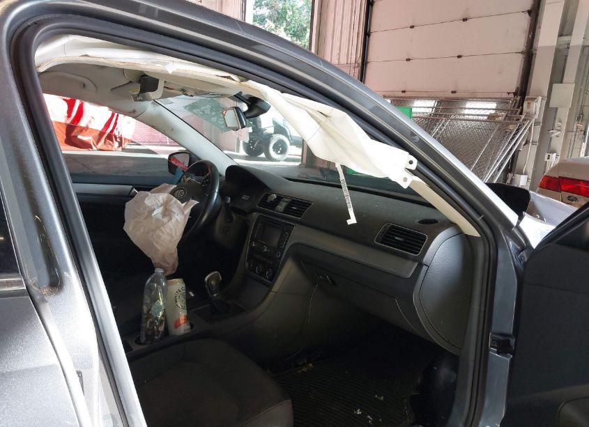 Photo 5 of 2014 Volkswagen Passat 2.0L TDI SE (VIN 1VWBN7A34EC047384)